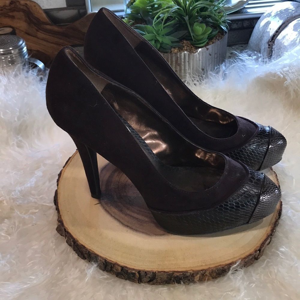 Carlos Santana Brown Suede Heels‎